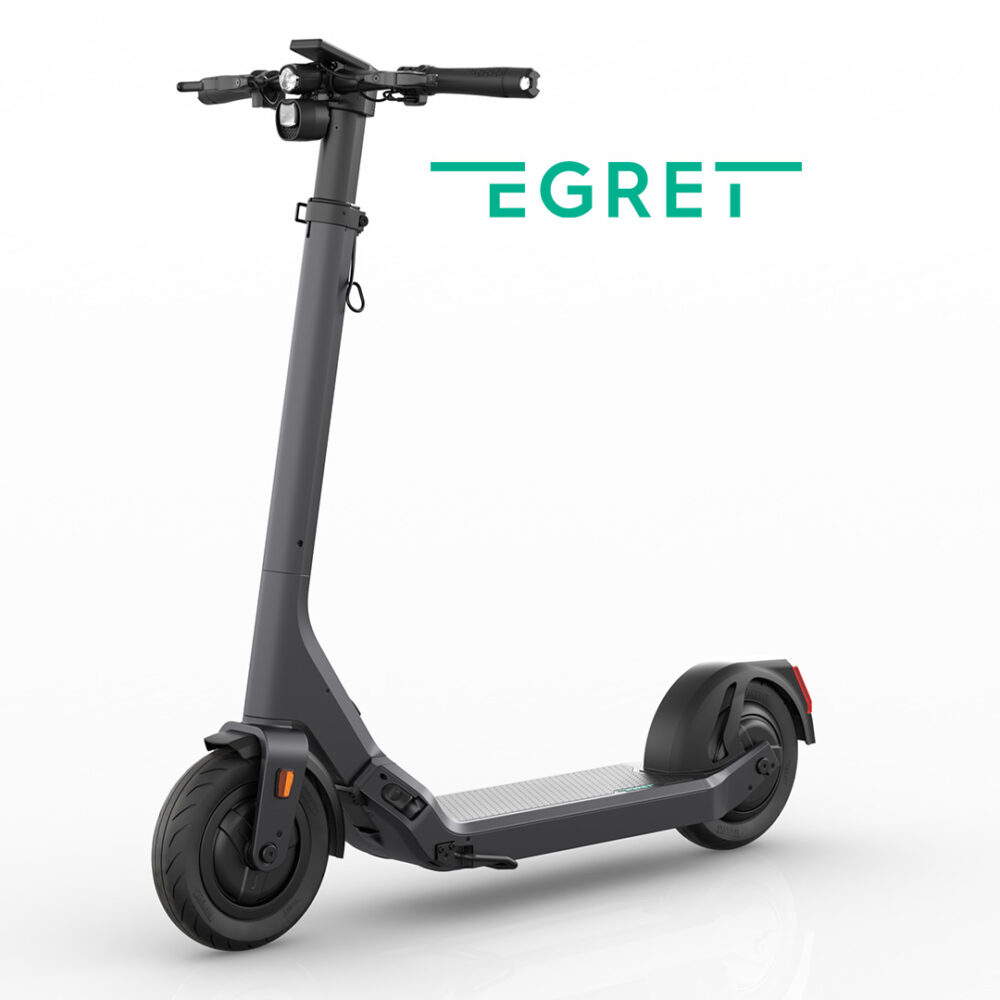Egret One escooter eroller elektroroller in ansicht von schräg vorne links vor weißem Hintergrund
