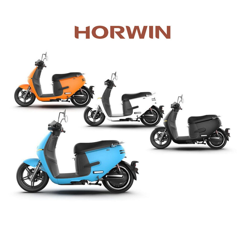 Horwin EK1 Elektroroller eRoller Seitenansicht der erhältlichen, bunten Farben Blau, Schwarz, Orange und Weiß