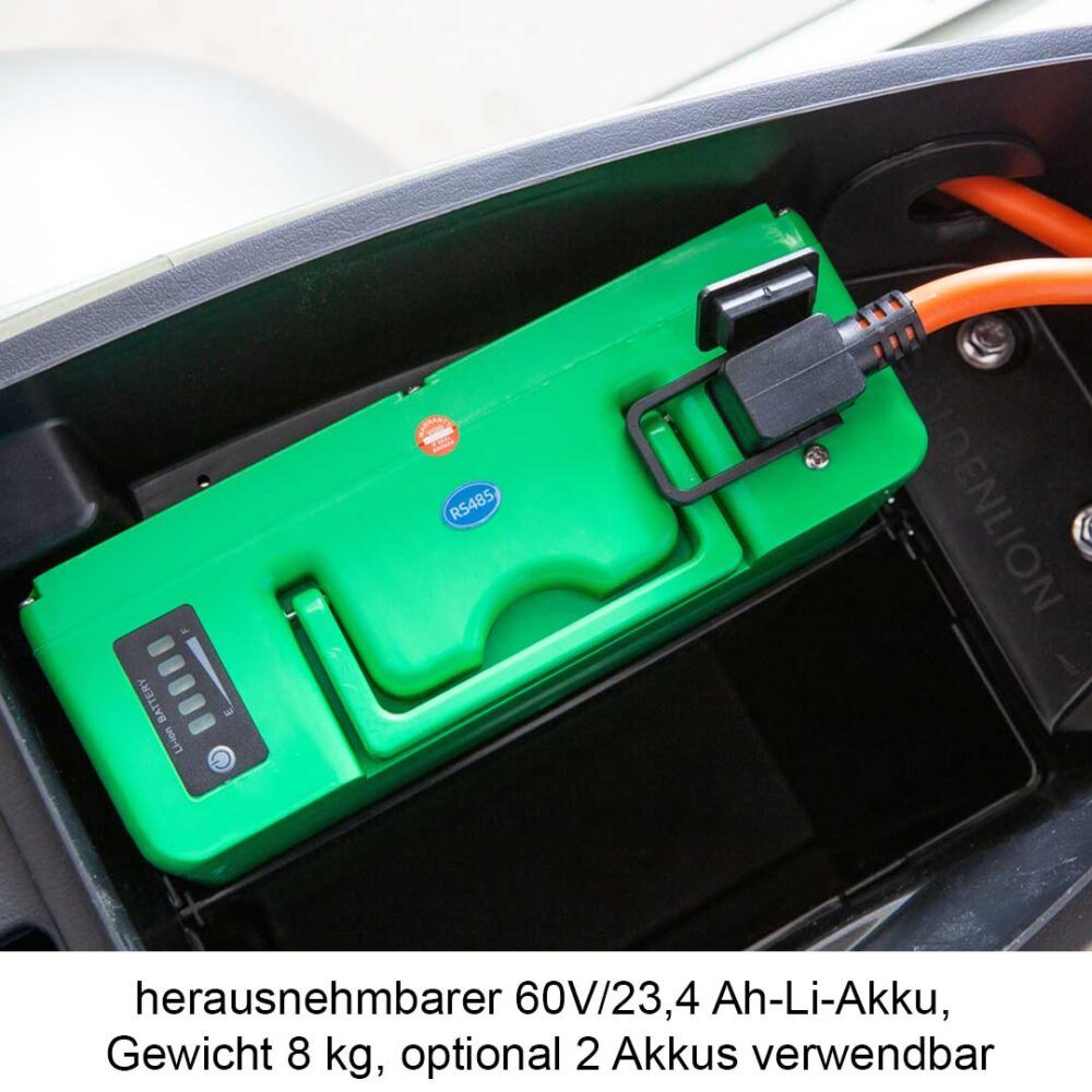 Akku in Akkufach unter der Sitzbank, EFO EV 3000 eRoller Elektroroller Retroroller