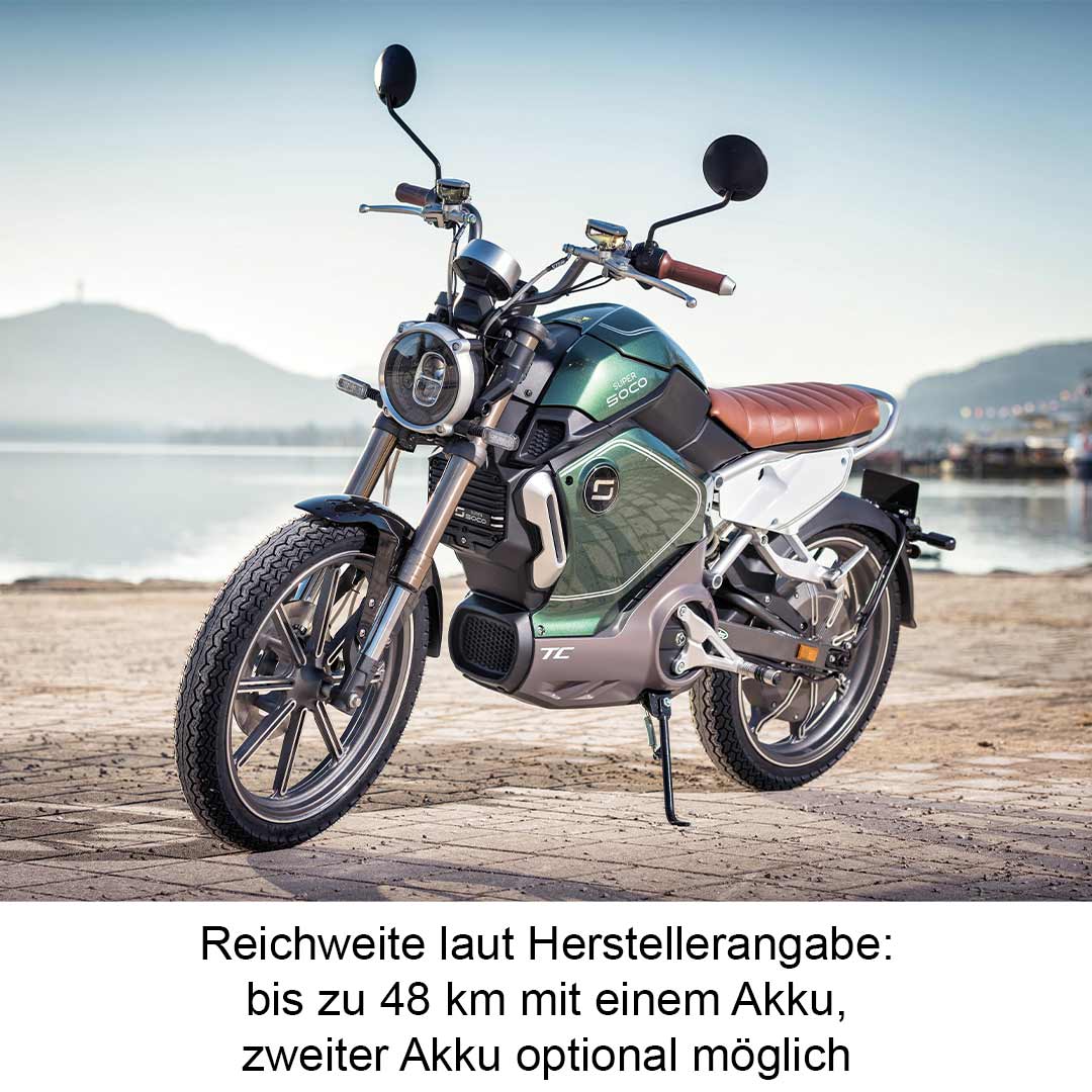 Super Soco TC Eco Elektromotorrad 45km/h von schräg vorne in der Natur